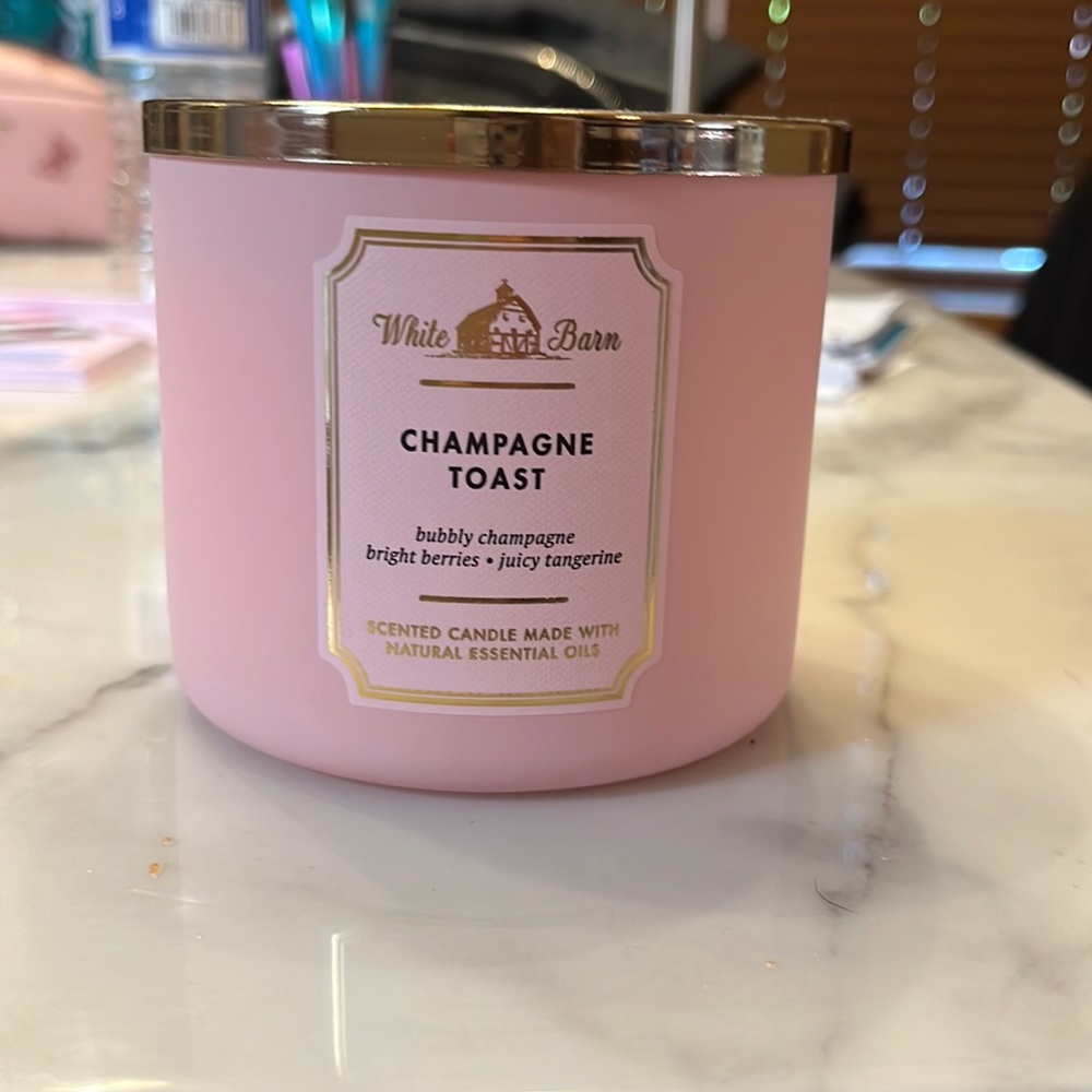 Bath and body works 3 wick candle Champagne Toast